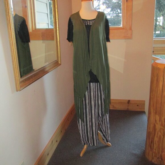 Lee David Striped Pants, Black Faded Glory Lacy Top & Fringe Shop Trends Vest - Picture 3 of 13